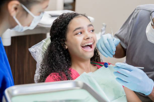 Best Emergency Broken Tooth Repair in Woodlake, CA